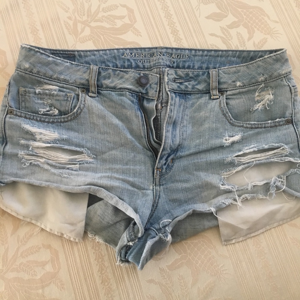 High waisted American Eagle denim shorts